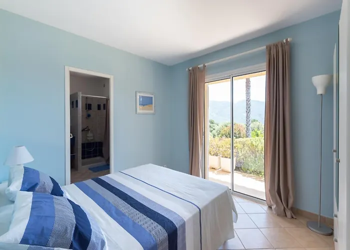 Spacious With Pool Villa *