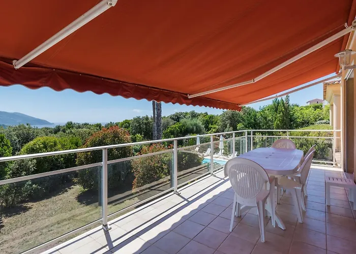 Spacious With Pool * Santʼ Andrea-dʼOrcino