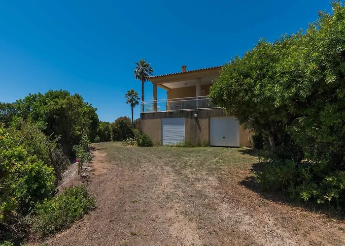 Spacious With Pool Villa